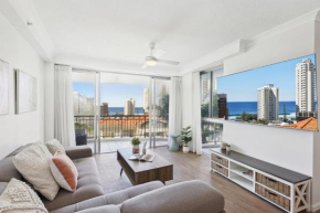 Beachside 2-Bed with Parking, Pools, Spa, Gym, BBQ